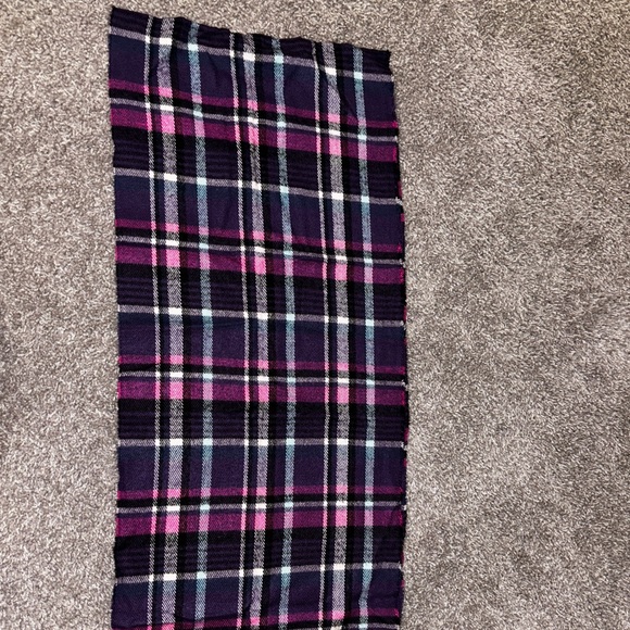 5’ Scarf - Picture 3 of 3